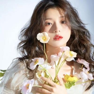 五年后，她与崽崽强势回归